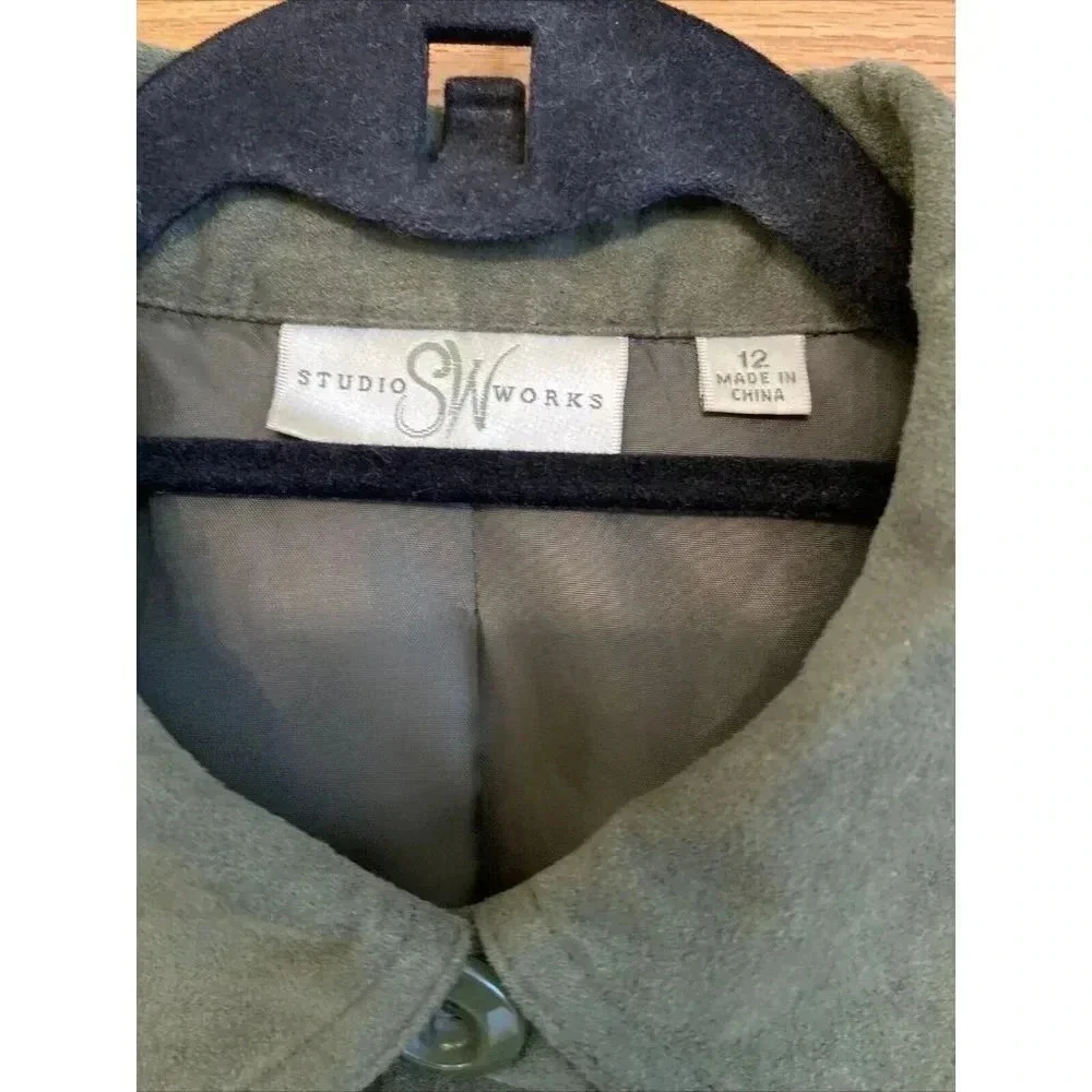 Studio Works Women's Green Button Front Suede Jacket Sz 12 Pockets Collared
